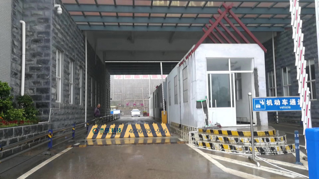 云南省临沧市孟定口岸路障机