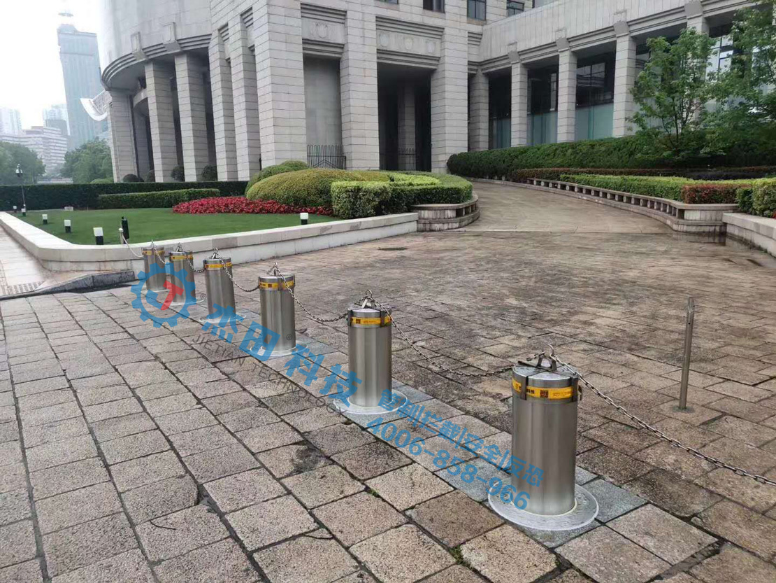 上海某区域半自动升降柱